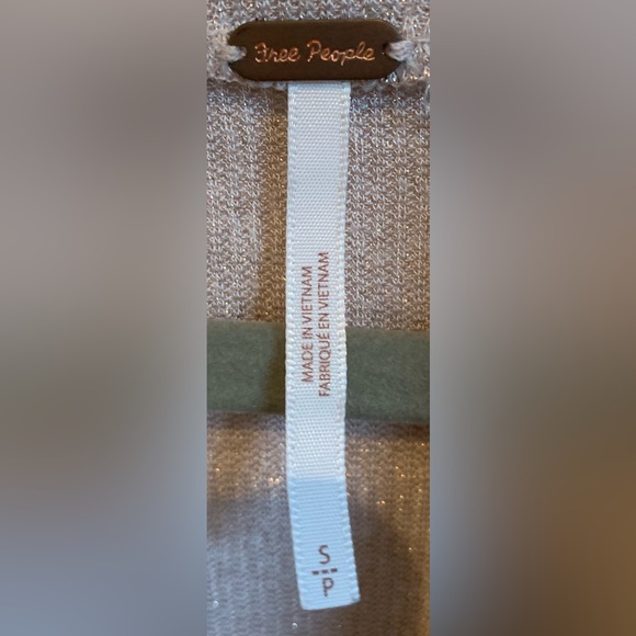 Free People turtleneck sweater. Rose-gold, size Small. EUC - Picture 6 of 6